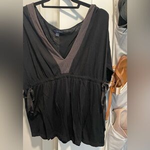 American Eagle v neck blouse